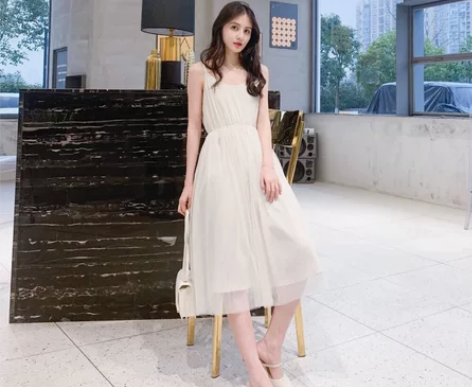 小镇姗姗四季如歌流行裙子夏很仙的小清新吊带...