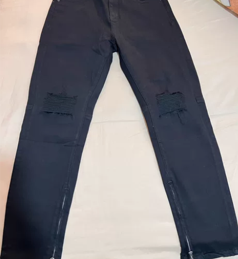 全新黑色牛仔裤，吊牌还在男款的，30码的，...