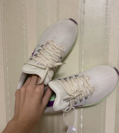 Nike耐克42码运动男鞋，本来准备过年穿...