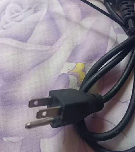 电脑电源线一根1.2米  一根1米  两根...