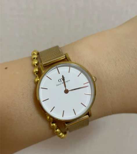 DW手表，戴了一年多，电池没电了就没再带，...