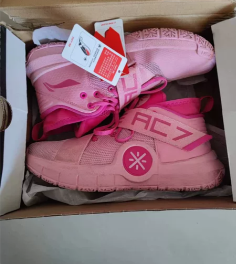 41码二手李宁全程7樱花粉成色如图，带原盒...