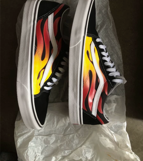 Vans火焰低帮 基本上全新只穿过一次43...