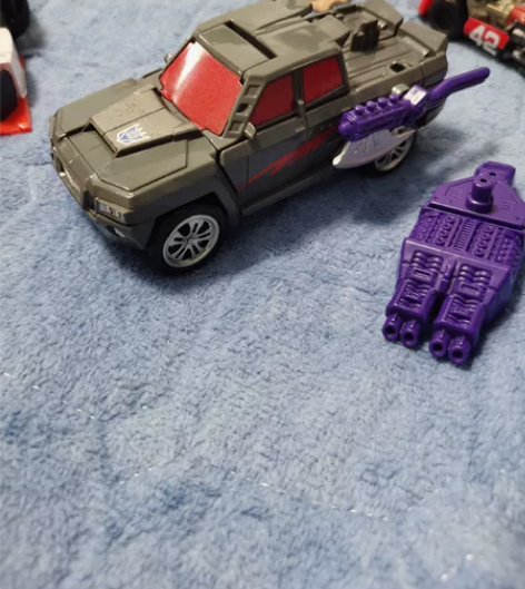 变形金刚idw合体战争皮卡 全配无损，正版...