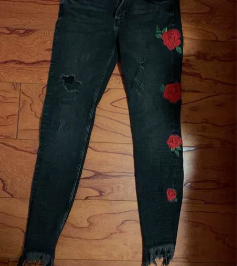 zara做旧破洞牛仔裤28码 专柜购入 仅...