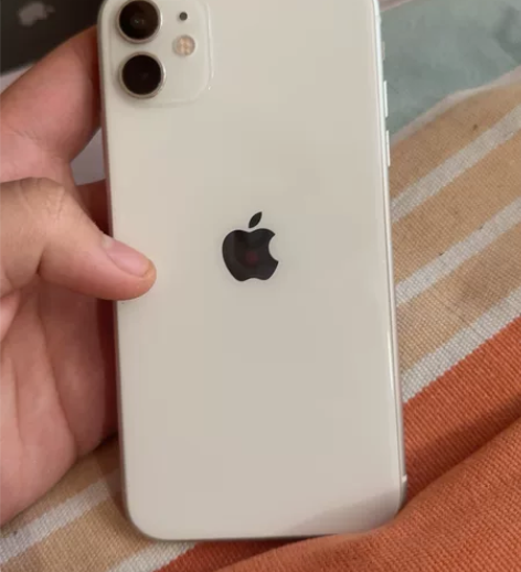 iPhone 11 白色国行纯原装64就是...