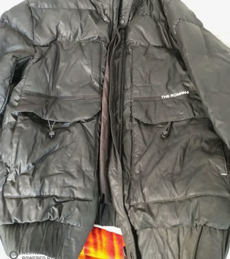 男士羽绒服，买的大了，只试穿了一下。9.9...