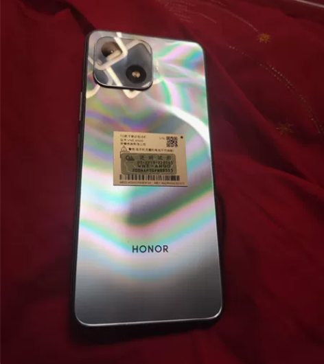 荣耀畅玩30    4+128，箱说全配件...