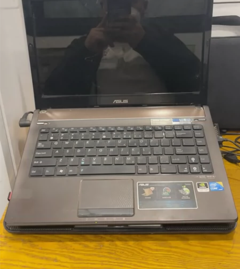 华硕笔记本n82j。成色8成新以上。600...