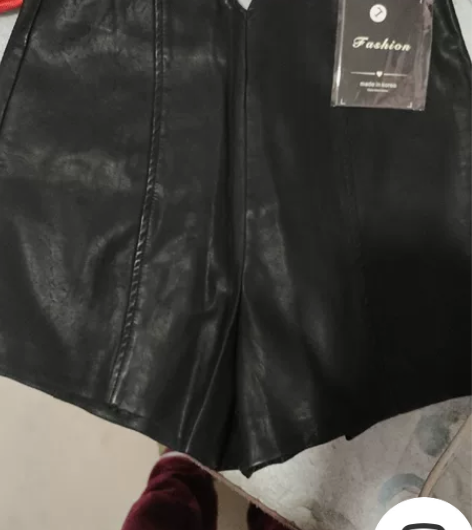 短裤 全新L码,v字腰!有喜欢的带走 感...