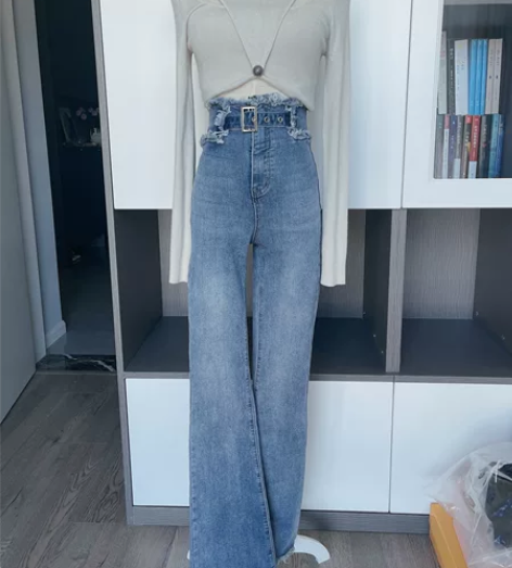 修身牛仔裤 版型超好 长度合适 感兴趣的话...