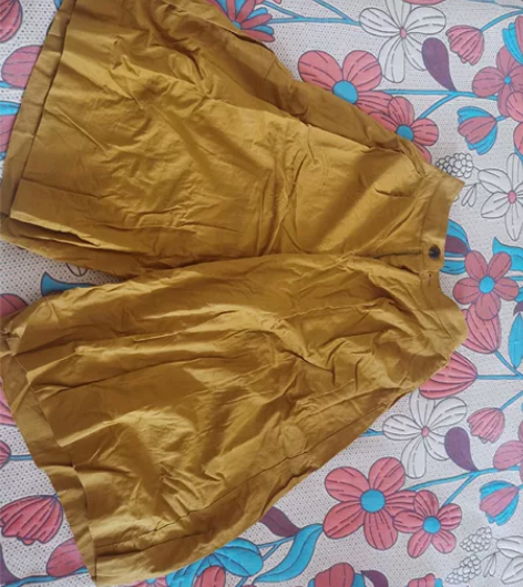 优衣库阔腿裤。亚麻面料。穿过两次。洗过一次...