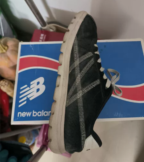 新百伦男鞋，41尺码，舒适轻便，春秋季款。...