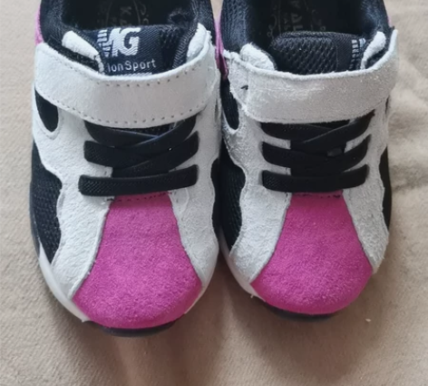 儿童翻毛皮鞋，22码（160）全新，有很轻...