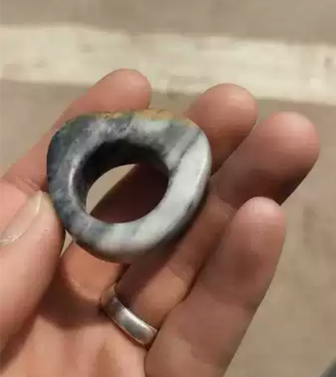 和田玉籽料青花戒指扳指马鞍戒，料子细腻温润...