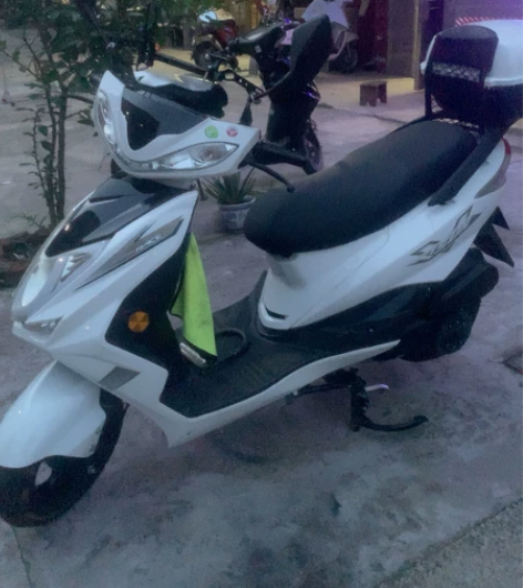 宝雕超级鹰踏板摩托车 125cc 目前70...