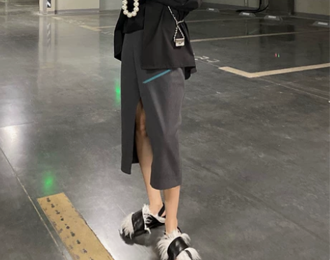 灰色开叉半身裙女春秋复古港味不规则西装A字...