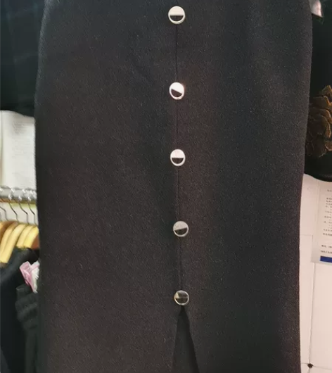 一步裙，买来太大了，不能穿 感兴趣的话点“...