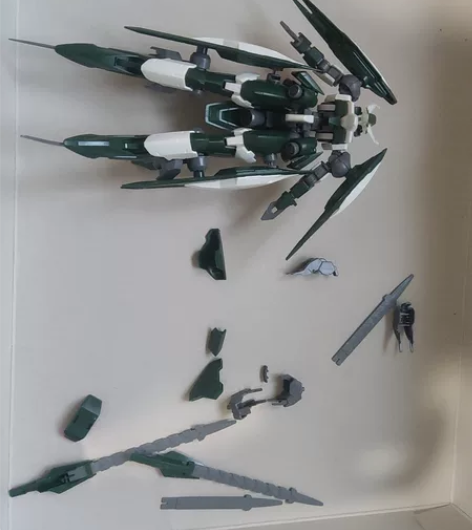 万代hg列金雷兹 茱莉亚 c模型情况，如图...