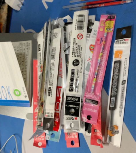 爱好博士晨光广博金点雨中性笔笔芯 因物品价...