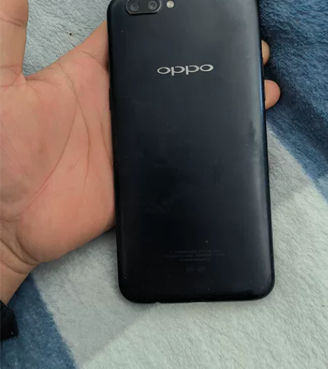 出一台 oppo自用机 全原装没修过 有轻...