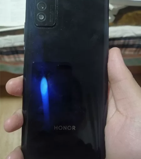 自用荣耀V30，6+128G，麒麟990可...