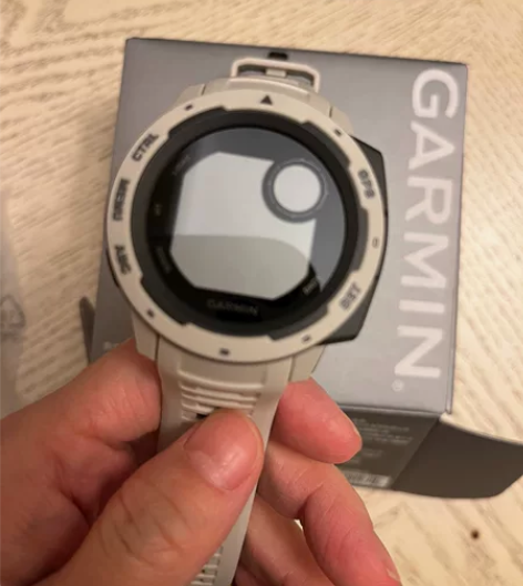 Garmin运动手表 9.8新，只戴过一次...