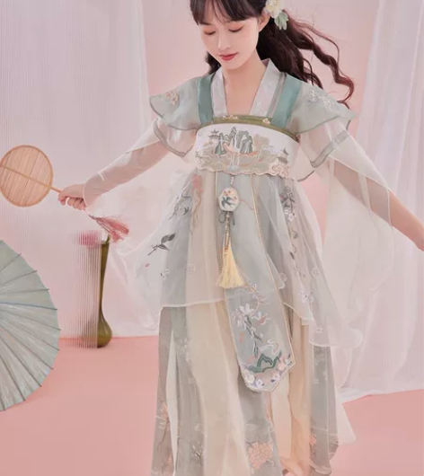 七月夕国风汉服 采薇 对襟短衫吊带齐胸裙绣...