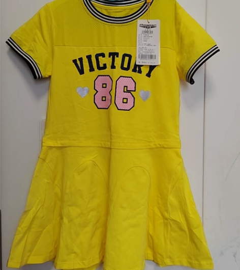 大黄蜂130品牌女童连衣裙纯棉运动风球服，...