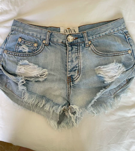 浅蓝色牛仔短裤辣妹破洞毛边热裤 腰围74 ...