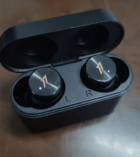 万魔活塞豆降噪版 九新 功能一切正常 音质...