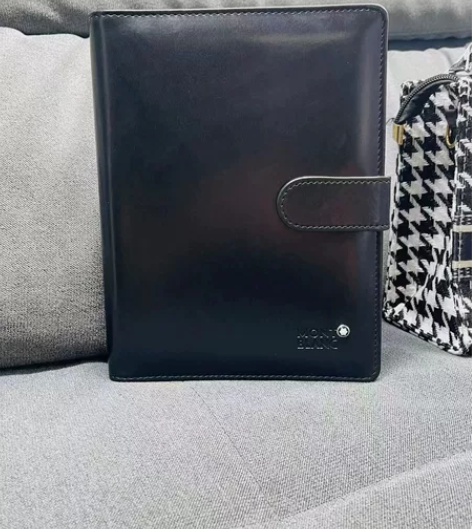 闲置转让A5记事本万宝龙笔记本 感兴趣的话...