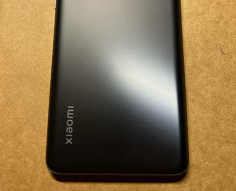 小米手机12X 一直带壳贴膜呢，边框无磕碰...