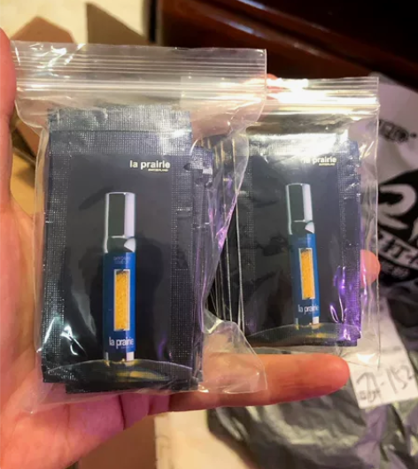 LaPrairie莱珀妮蓓丽蓝鱼子精华紧颜...