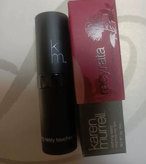 闲置澳洲唇膏口红，随机出 ，喜欢的可以入手...