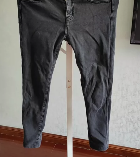 26码加绒加厚牛仔裤。面料很舒服。穿小了,...