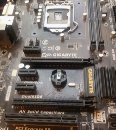 技嘉主板，B75参数自己看，具体也不是很懂...