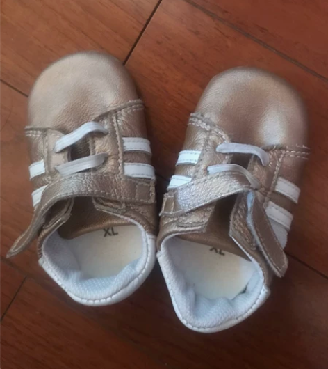 宝宝学步牛筋底软底鞋,真皮的鞋,宝宝穿上很...