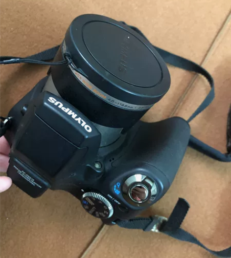 奥林巴斯相机 现在很少拍了所以出掉￥900...