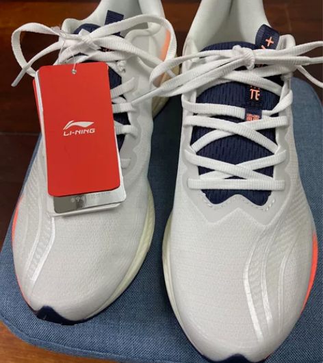 李宁跑步鞋，37码，专柜正品，男女同款 感...