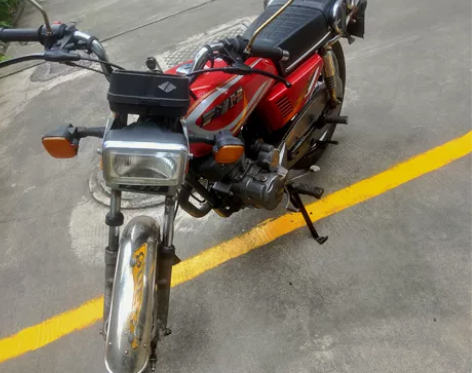 闲置转让摩托车，车况精品两万公里，前后轮胎...