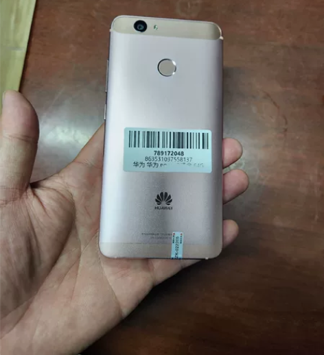 95新华为Nova ，原装正品无拆修，国行...