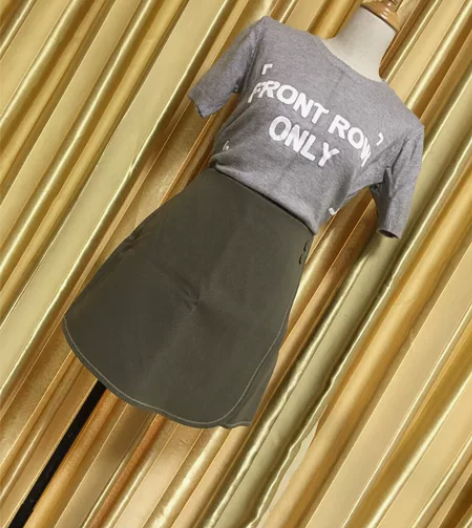 2021新款时尚显瘦英文短袖针织衫+军绿雪...