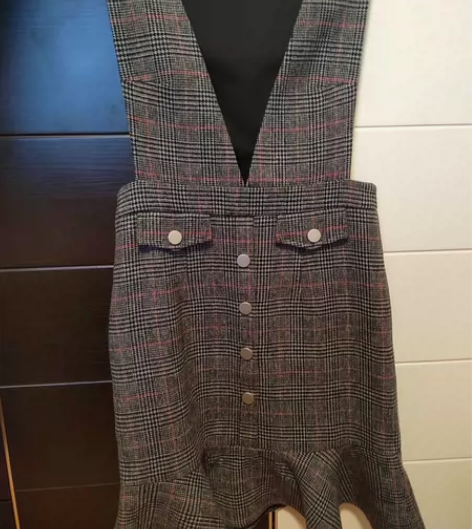 秋冬背带裙，就穿过一次，xl码适合120斤...