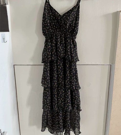 【包邮非偏远】全新碎花吊带蛋糕裙，松紧腰，...