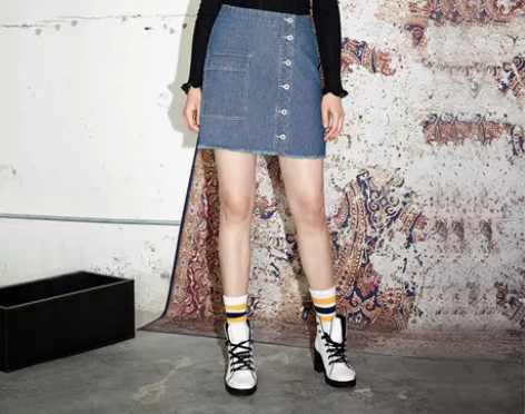 爱居兔春秋女装裙子复古风a字时尚排扣单边口...