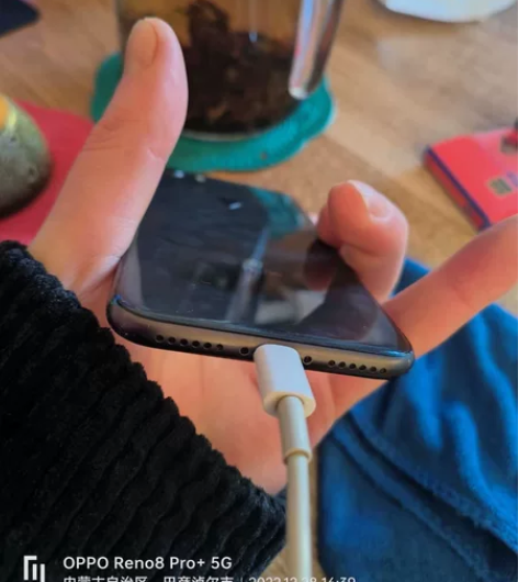 苹果8，原版成色好，国行全网通，64G，外...