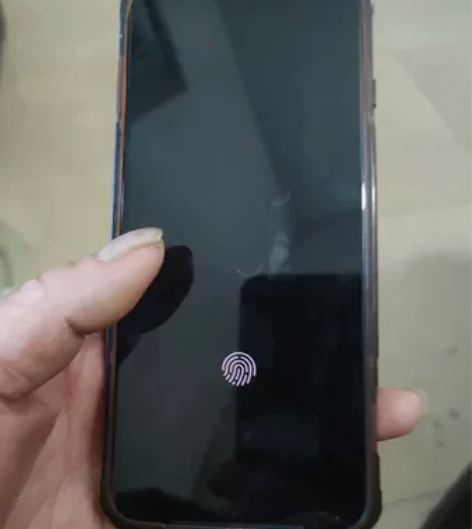 岀黑鲨3原装拆机屏幕，外屏无划痕，触控灵活...