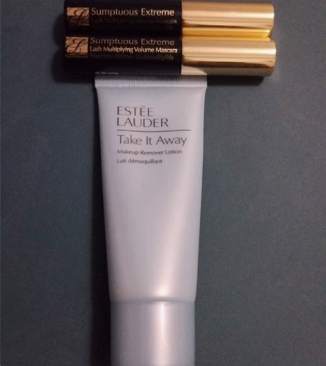 雅诗兰黛睫毛膏两个和洁面乳。全新包邮 感兴...