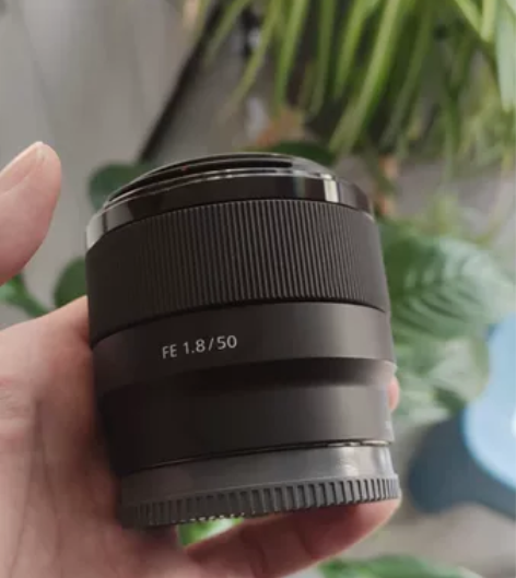 九新索尼全画幅定焦镜头50F1.8 这镜头...